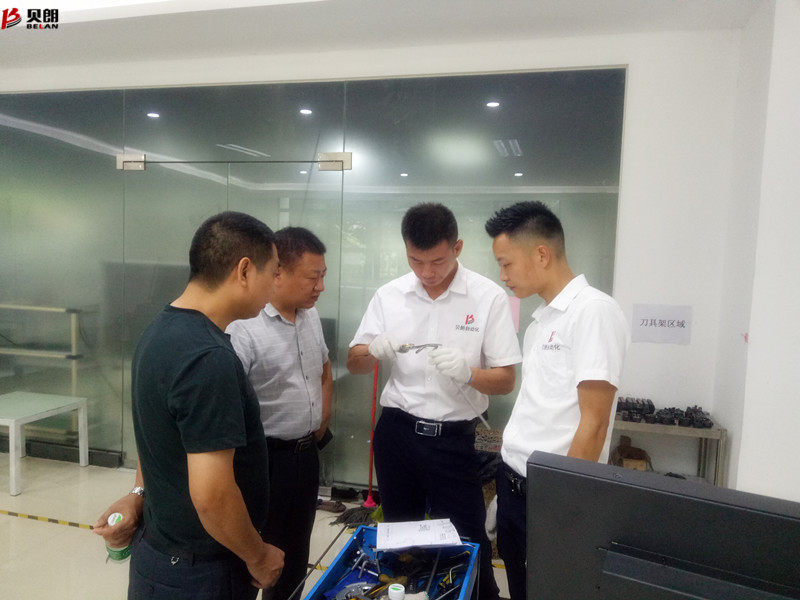 東莞客戶參觀貝朗智能全自動(dòng)彎線機(jī)，連連稱贊！