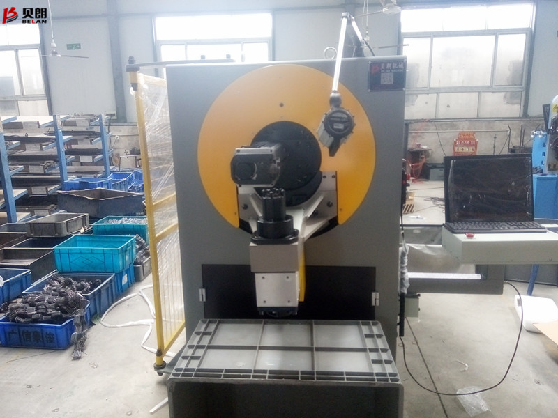 喜訊、喜訊，貝朗鐵線3D彎線機(jī)順利到達(dá)北京客戶處啦！