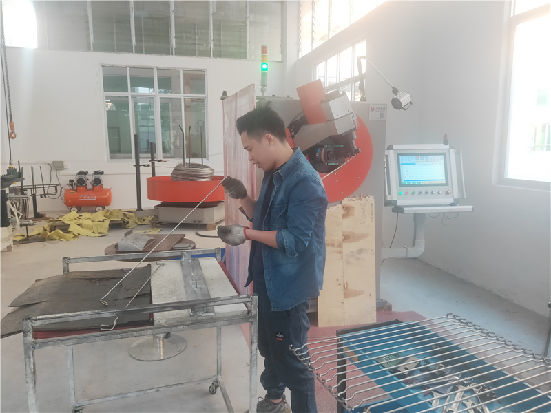 6.0mm衛(wèi)浴掛件找哪家全自動鋼絲折彎機(jī)做？